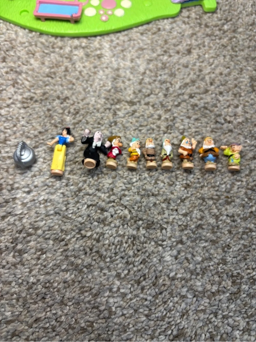 Bluebird Disney Snow White & The Seven Dwarfs Polly Pocket Cottage - COMPLETE